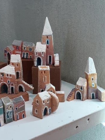 Paesini Innevati di Montagna